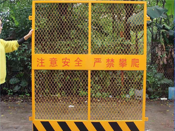 建筑施工圍擋,基坑護(hù)欄,施工電梯防護(hù)門(mén)